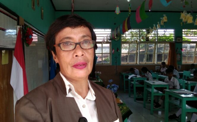 
					Efrasia Hiariej : Selamat kepada  Drs.Bodewin M Watimena M.Si,  Sebagai  PJ Walikota Ambon Pada Periode Ke Dua