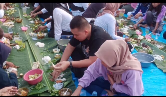 
					Anggota DPRD Lampung di “Kerubuti” Emak – Emak.ini Penyebabnya.!?