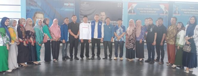 
					Tak Jelas Nasibnya,Forum Guru Honor “Curhat” ke DPC Demokrat Lamtim