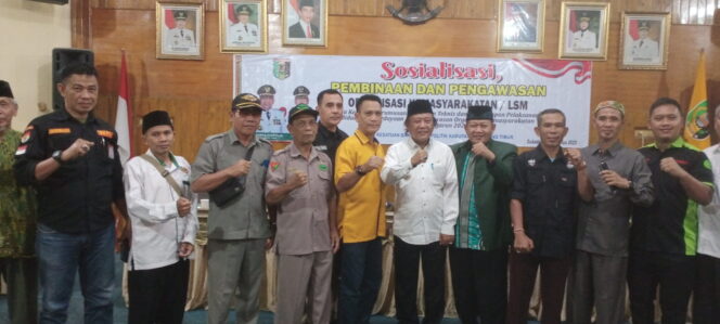 
					Kesbangpol Lamtim Undang Ketua Ormas,LSM dan Elemen Masyarakat ini Point yang di Sampaikan.?!