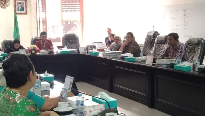 
					Rovik Afifudin : Terkendala Di Tenaga, Kami Siap Kirim Pegawai DPRD Untuk Membantu Menghitung Pencairan BPJS Tahun 2020