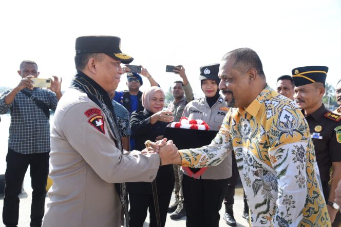 
					Safari Kamtibmas Pemilu Damai, Kapolda Disambut Forkopimda SBT