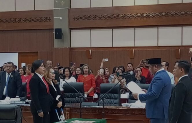 
					PAW Alm Edwin Huwae, Tina Welma Tetelepta Dilantik Sebagai Anggota DPRD Maluku