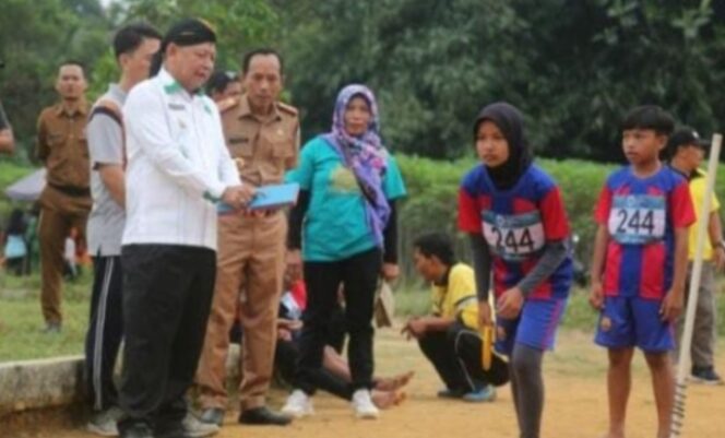 
					Bupati Lamtim dan Kadis Pendidikan Membuka  O2SN  Tahun 2023