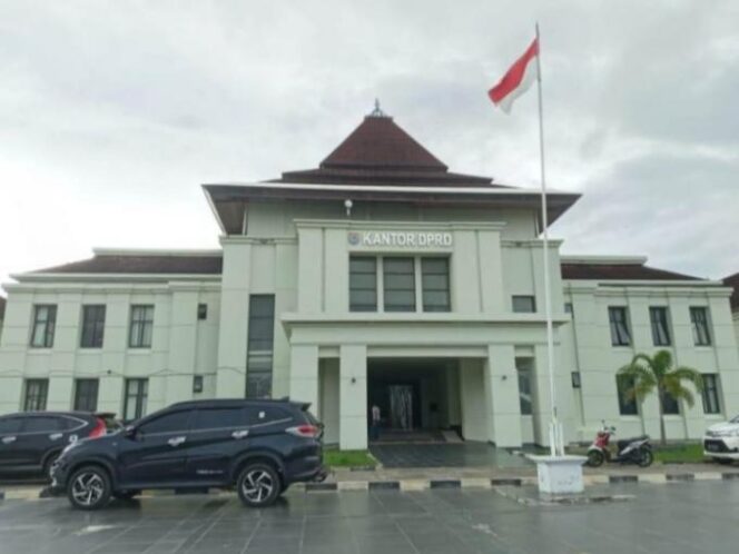 
					DPRD Kabupaten SBB Memutuskan Tiga Nama yang Diusulkan Untuk Kandidat Penjabat Bupati.