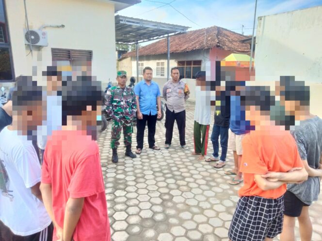 
					Berbekal Senjata Modifikasi Puluhan Remaja di Amankan Polisi