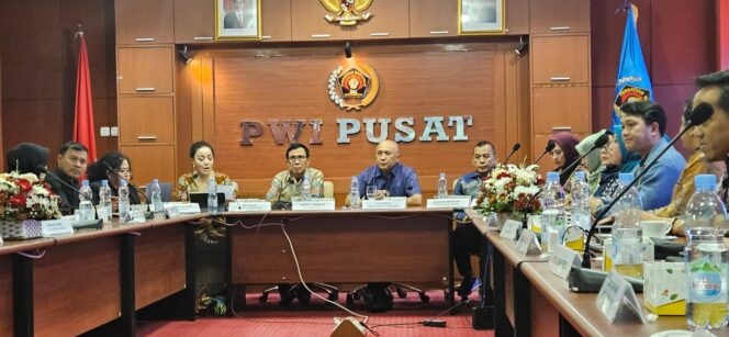 
					Ketum PWI : Keberadaan Koperasi dan UMKM Telah Teruji Dalam Menjaga Stabilitas Ekonomi Nasional.