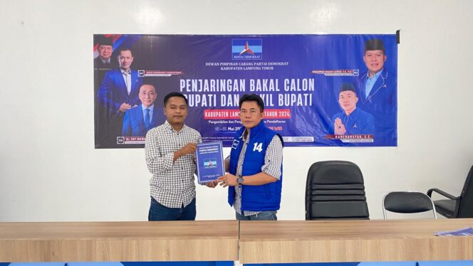 
					Dawam Rahardjo dan  Cen Suatman Ambil Berkas di  Partai Demokrat Lamtim