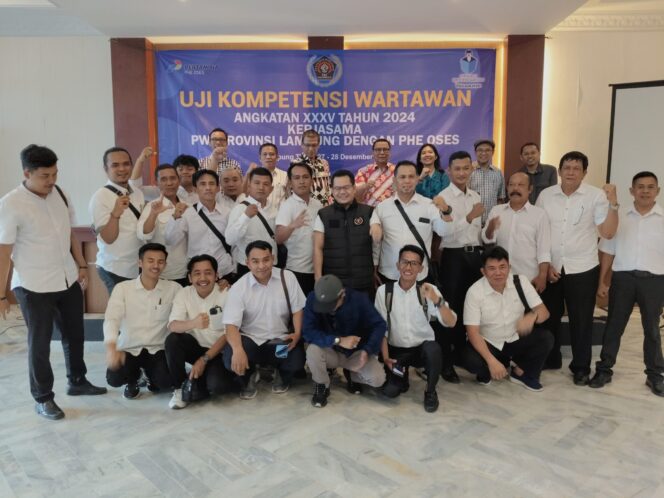 
					Enam Wartawan Lampung Timur Raih Sertifikat Kompetensi