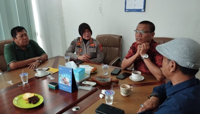 
					Kabid Humas Polda Sambangi PWI Lampung,ini Yang Dibahas..?