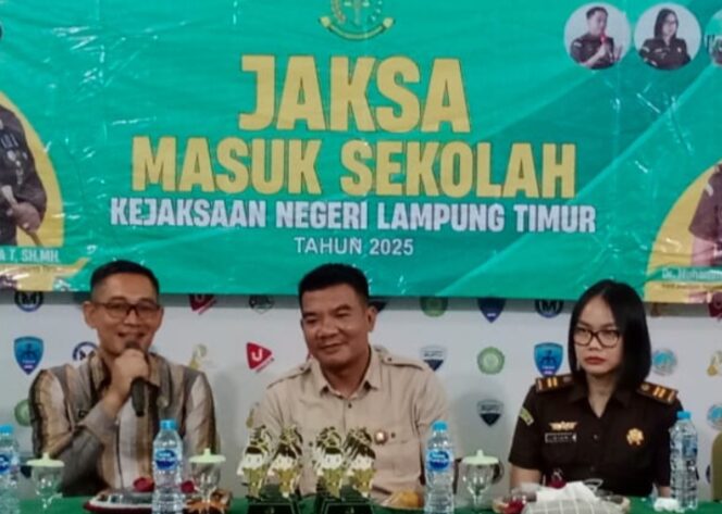 
					JMS Kejari Lamtim Beri Materi ke 12 SMK Sub Rayon 27 Purbolinggo