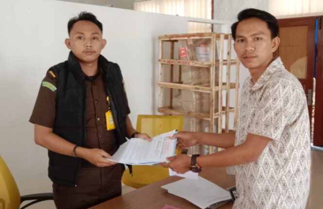 
					Cekarut Pengelolaan Tanah Bengkok, Bara_JP Laporkan Oknum Kades Ke Kejari Lampung Timur