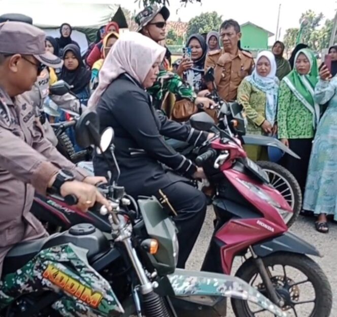 
					Support TMMD, Tiga Srikandi Lampung Timur Kendarai Motor Tinjau  Kerja Nyata TNI