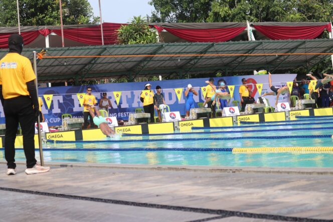 
					Lomba Renang Kapolda Cup,2.200 Peserta Dari Berbagai Penjuru Ambil Bagian.