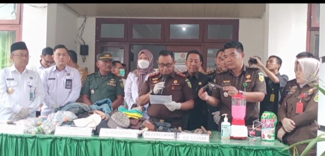 
					Pemusnahan Barang Bukti,Sabu – Sabu di Blender oleh Kejari Lampung Timur