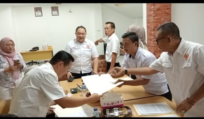 
					Ada 2 Kandidat Bacalon Ketua KONI Lampung Yang Akan Mengembalikan Formulir