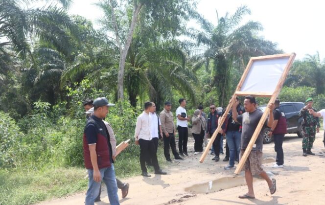 
					Langkah Tegas Kejari Lampung Timur Segel dan Sita 98,88 Hektare Lahan Tambang PT Silika Timur Abadi
