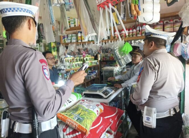 
					Operasi Patuh Krakatau Satlantas Lampung Timur Blusukan ke Pasar